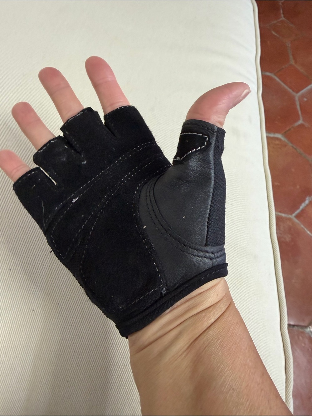 Harbinger Black Fingerless Workout Gloves